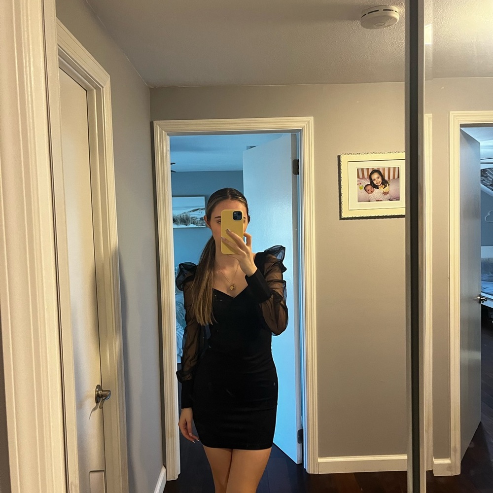 Short Black Puffy Sleeves Dress